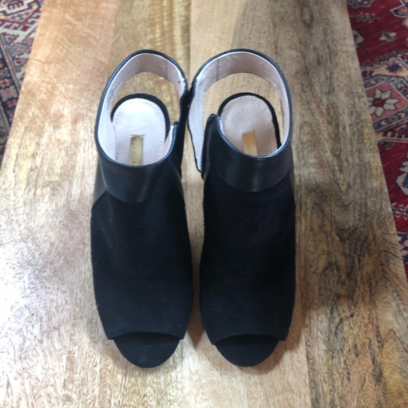 Louise et Cie Lo-Sabal Open-toe Black Suede Shoe - Picture 2 of 7